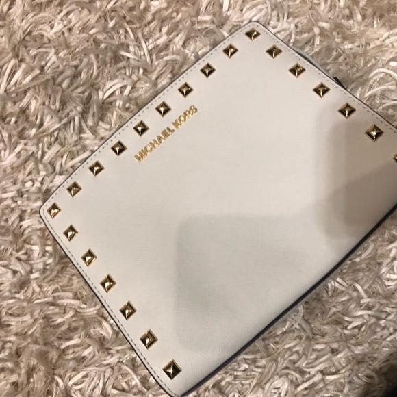 Michael Kors Handbags - MWT MK crossbody